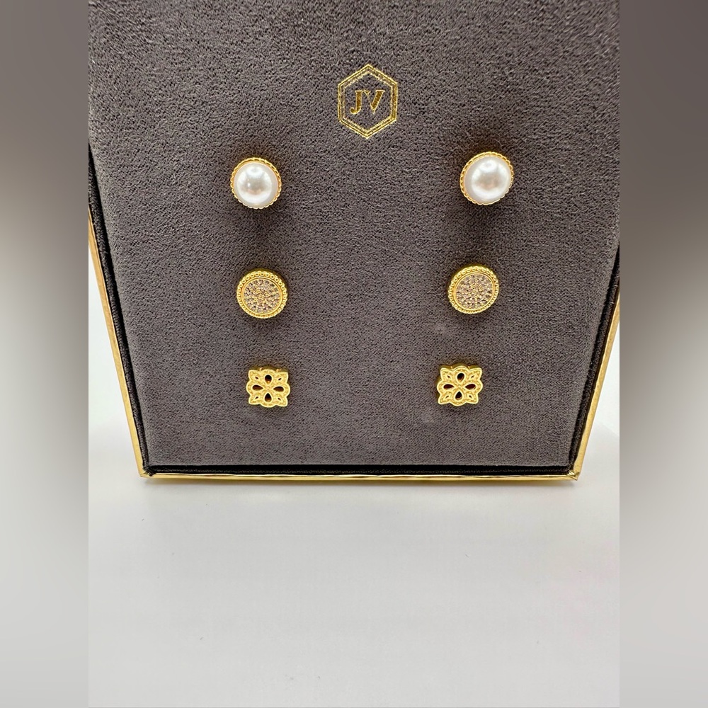 Authentic Luxury Minimalist Elegant Classic Julie Vos Three Stud Earrings Set - Picture 7 of 17